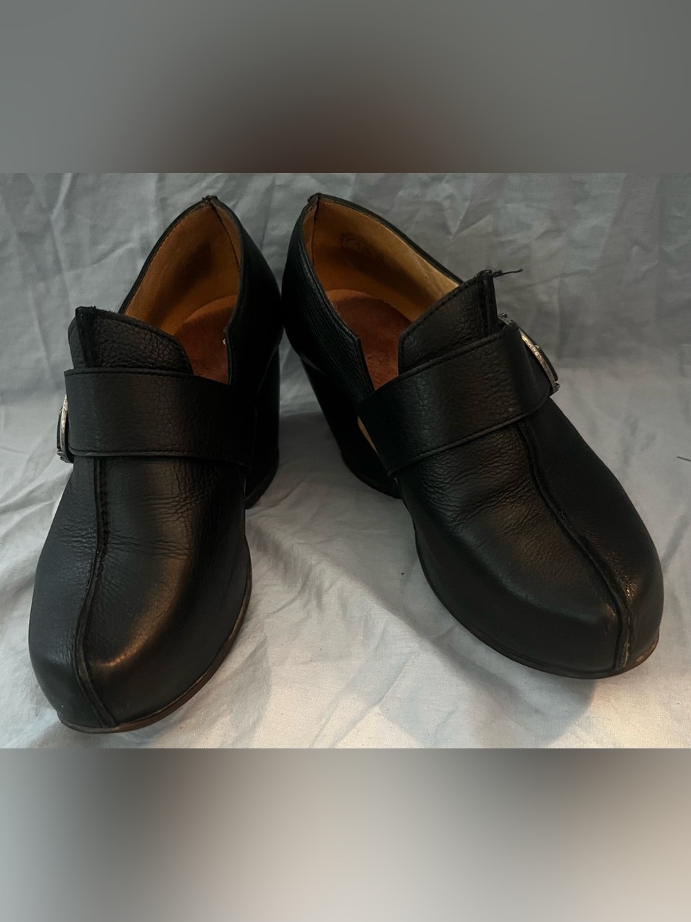 GENTLY USED BLACK LEATHER JOHN FLUEVOG PLATFORM HEELS SIZE 7.5